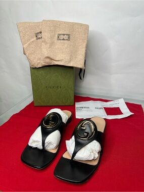 Gucci Blondie Sandals Thong 15MM Black Leather Gold GG Medallion 8.5 w/ Receipt